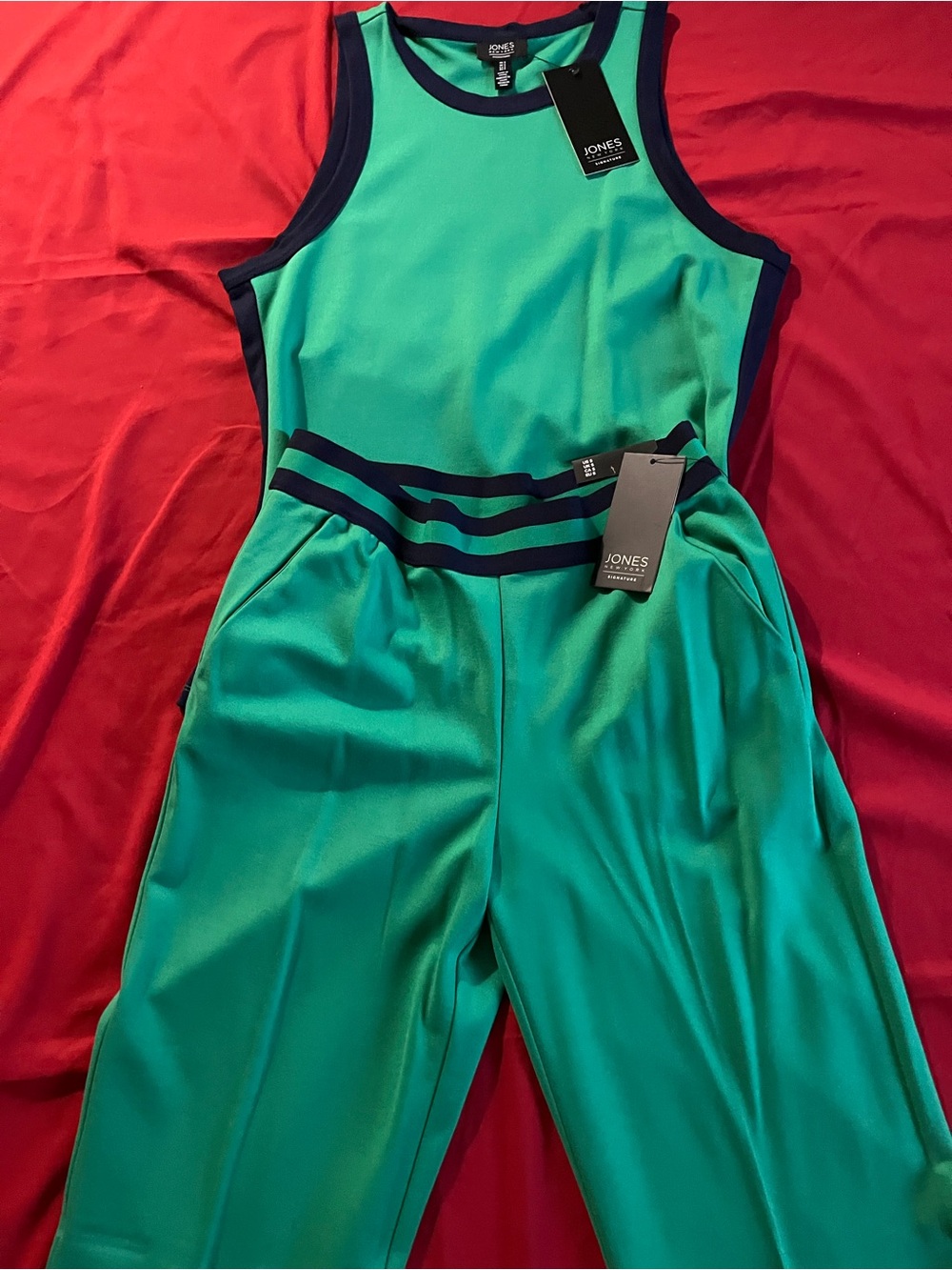 Jones New York Kelly Green Two Piece with Navy Trim